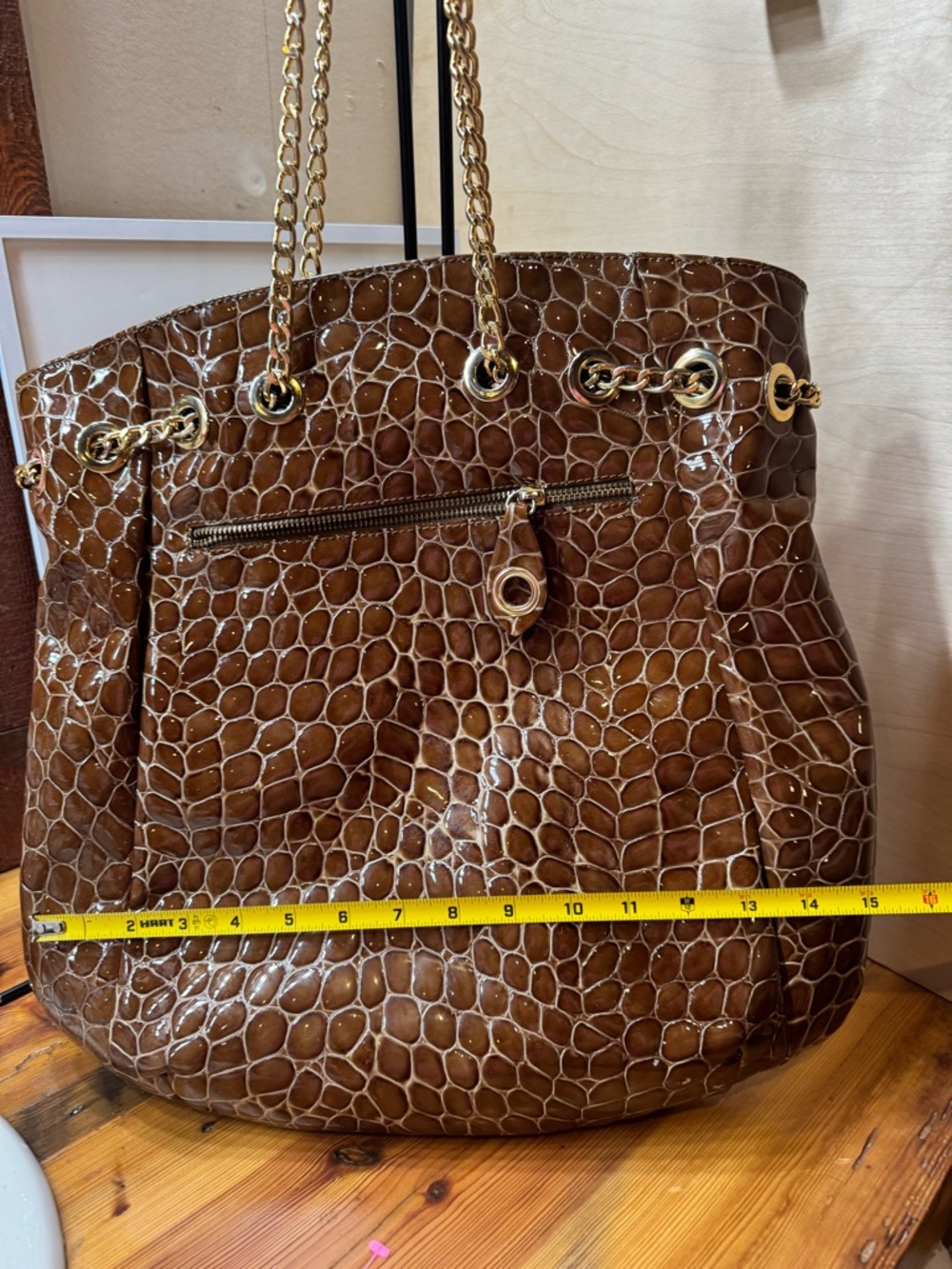 Innue made Italy genuine Leather Brown Tote large with Gold Chain Handles - Picture 13 of 16